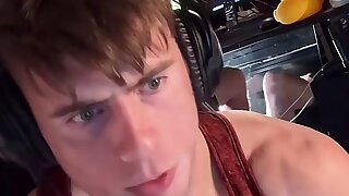 He gets horny on live stream and starts jerking. Check the reflection