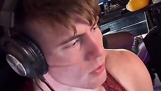 Streamer got hard and horny and starts jerking on live stream. Check the reflection