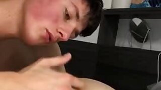 2 teenagers: ass licking and ass play