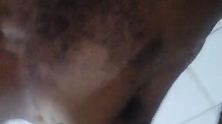 Yemeni guy playing eith his hole
