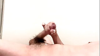 マゾな男子がベッドでオナニー　気持ち良くなって大量射精