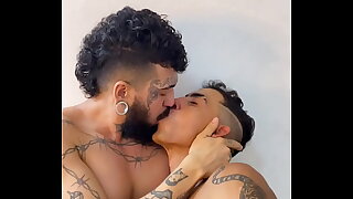 Encontrei essa safada na academia e trouxe pra minha casa pra foder - Assista completo &lpar;RED&rpar;