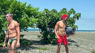 I fuck on a public beach and cumming twice